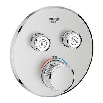 GROHE ボタン式の温度設定とシャワーボタンも。